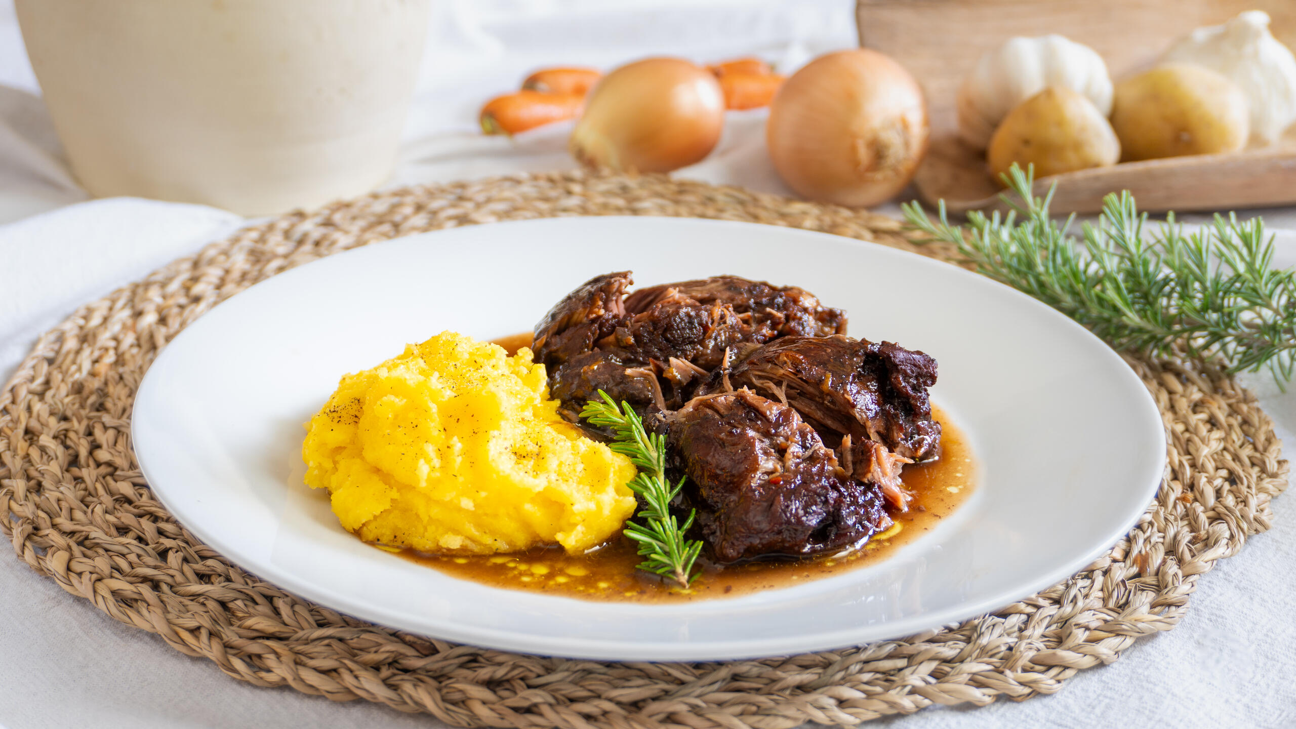 Joue de porc au vin rouge