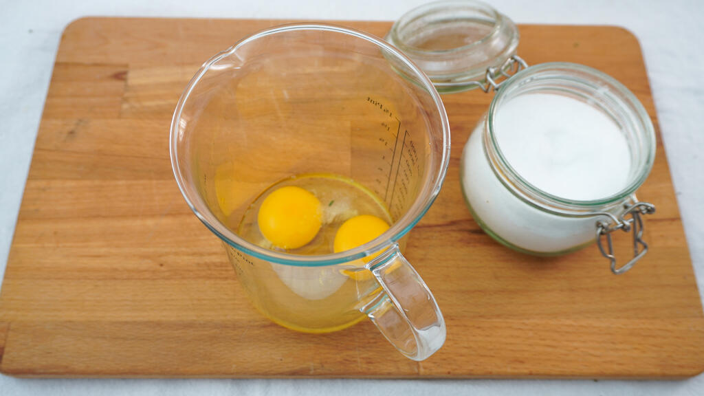 Mayonnaise classique au citron - étape 1