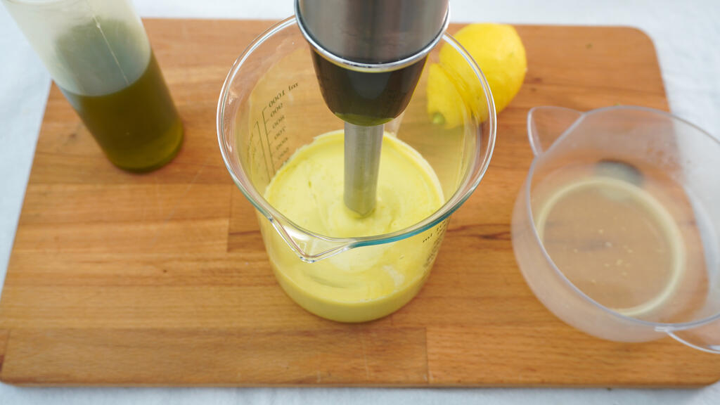 Mayonnaise classique au citron - étape 3
