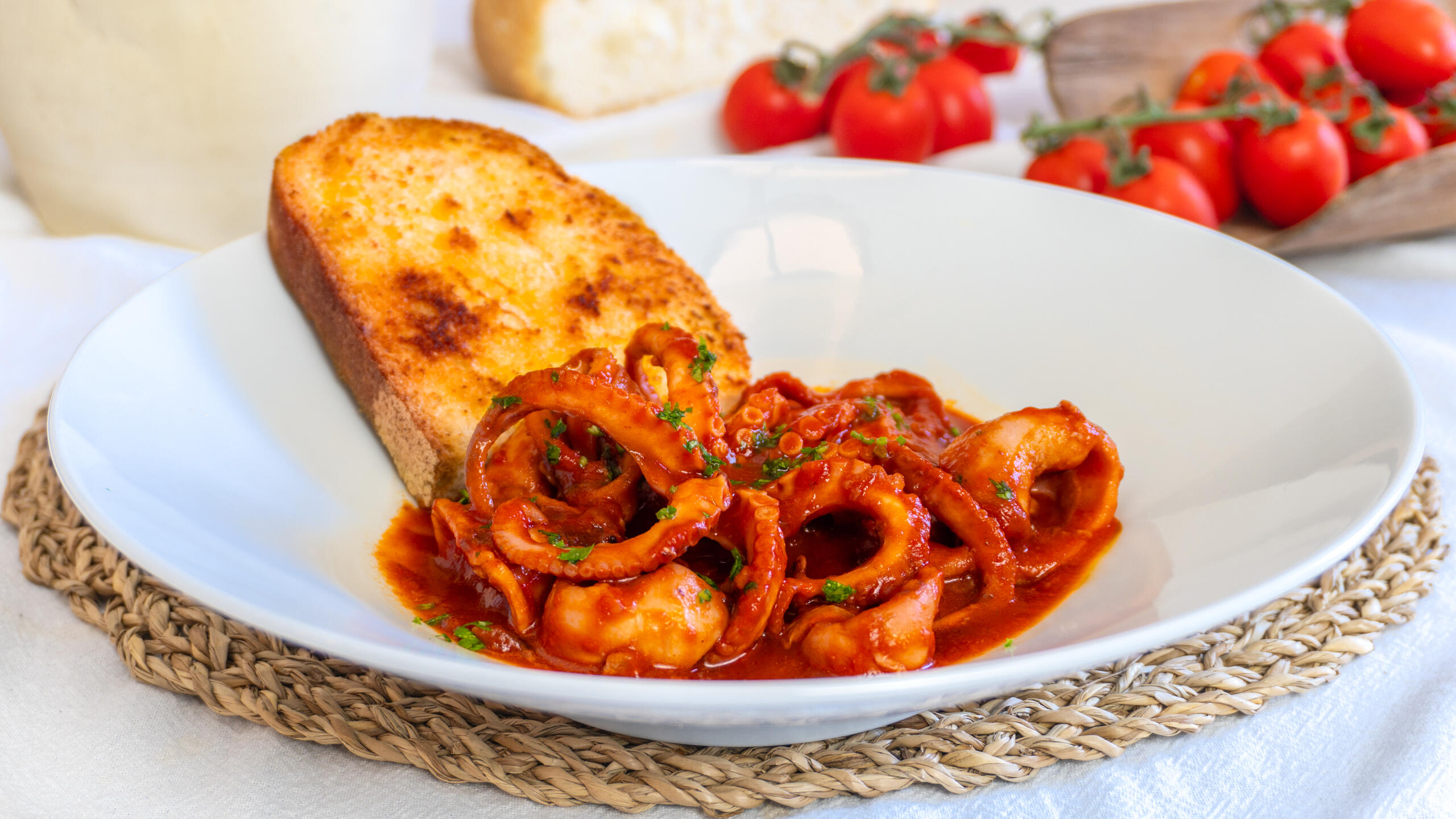 Moscardini en salsa de tomate