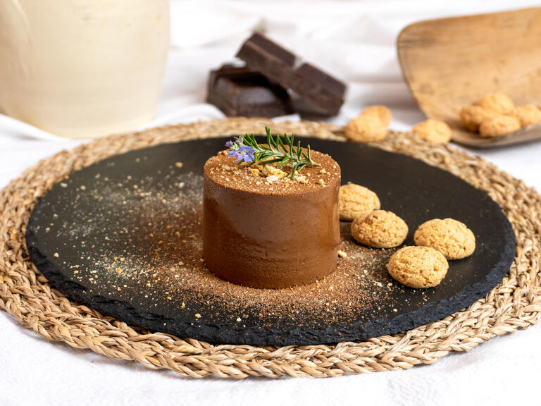 Mousse au chocolat sans œufs, avec très peu d'ingr...