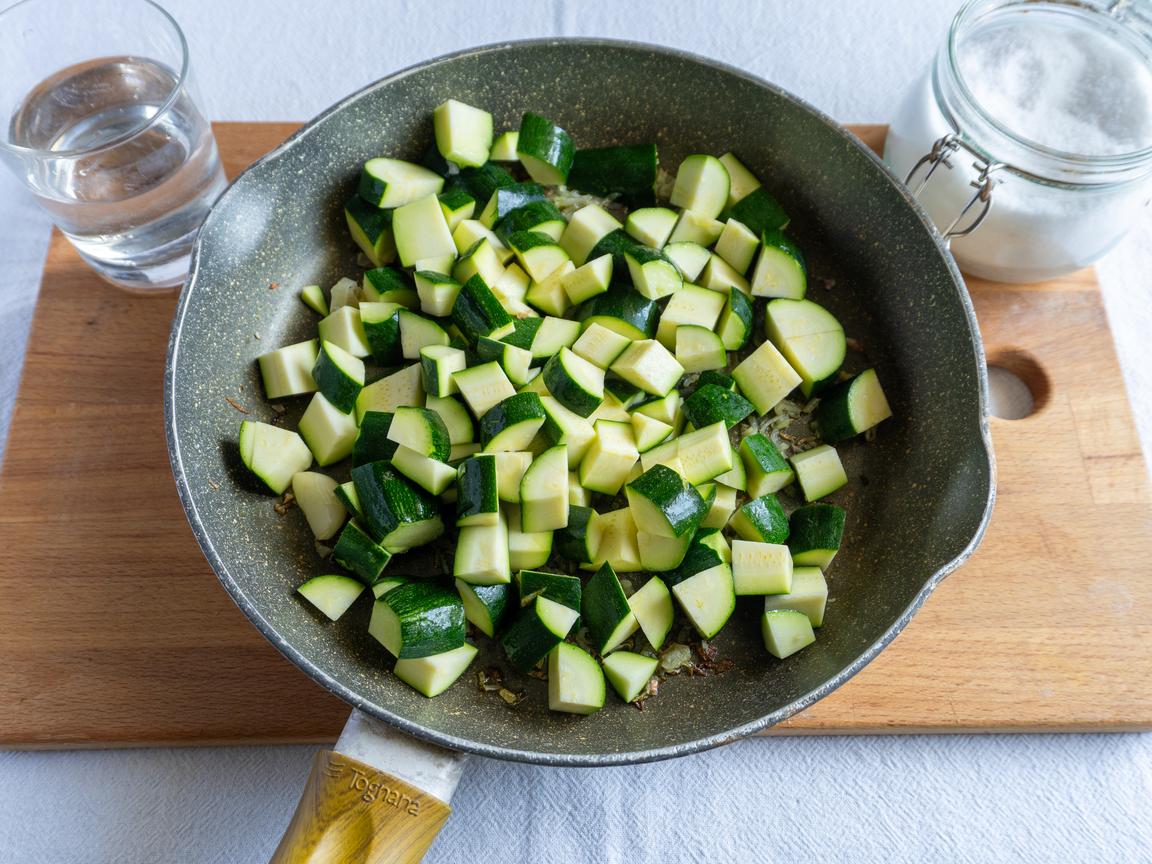 Pâtes à la crème et chips de courgettes - étape 4