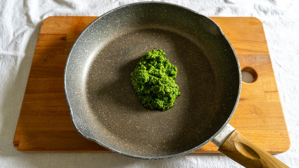 Pâtes au pesto de persil et aux amandes - étape 1
