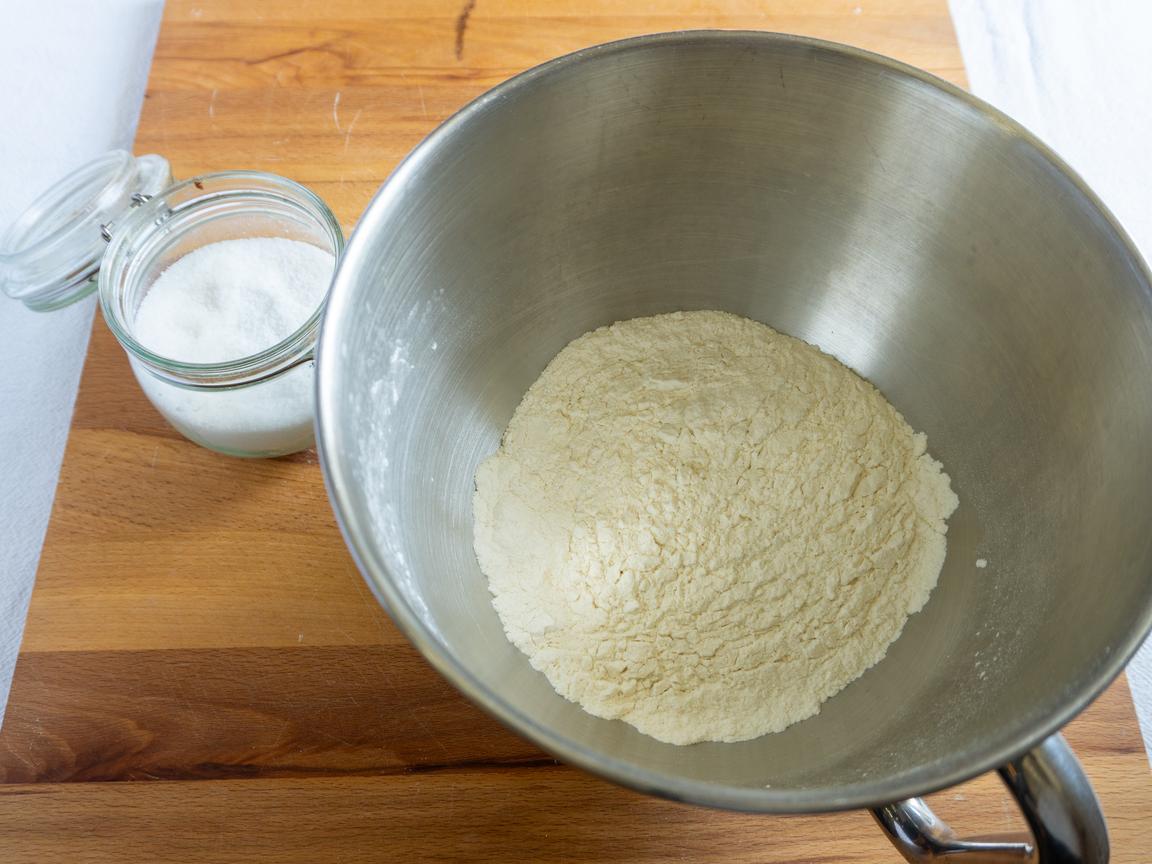 Piadinas fines à l'huile - étape 1