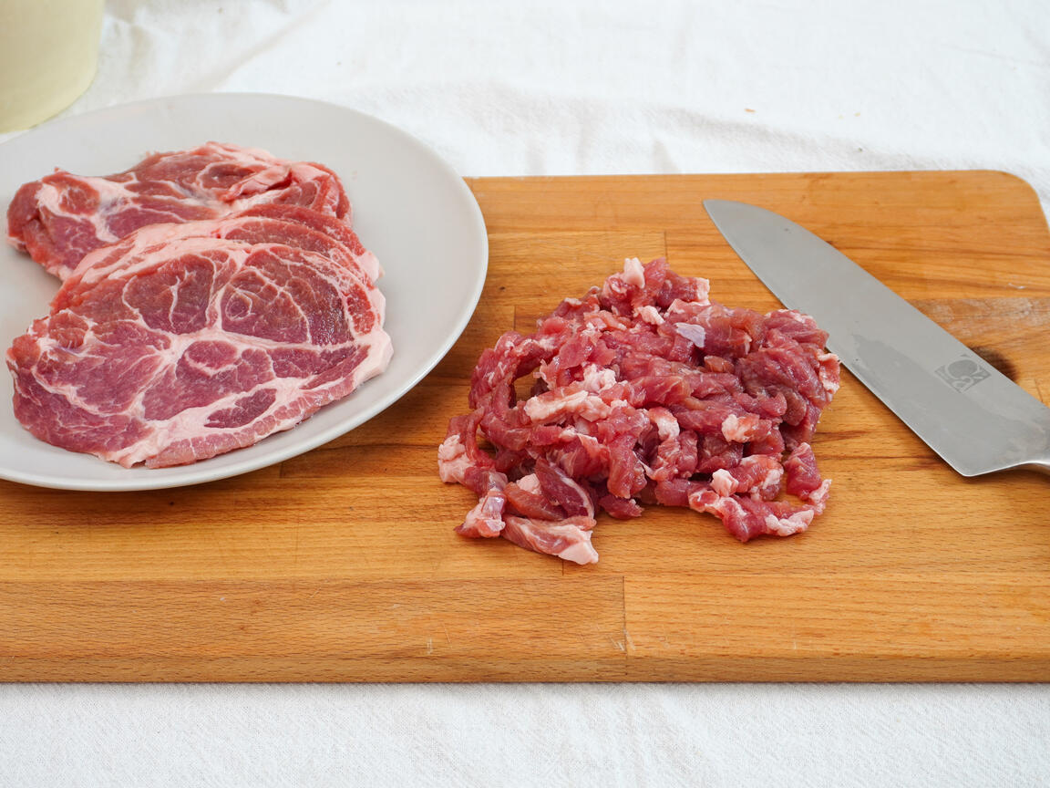 Ragoût blanc de cou de porc - étape 1