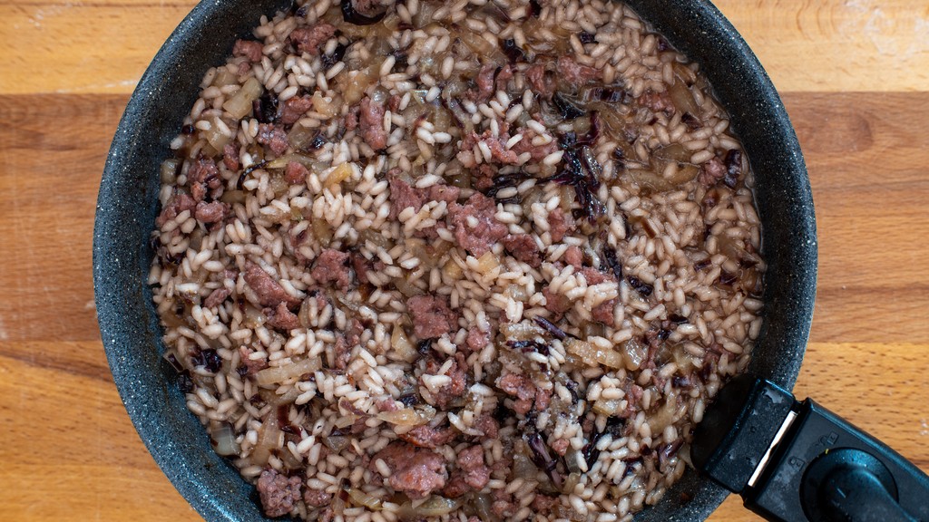 Risotto au radicchio rouge et à la saucisse