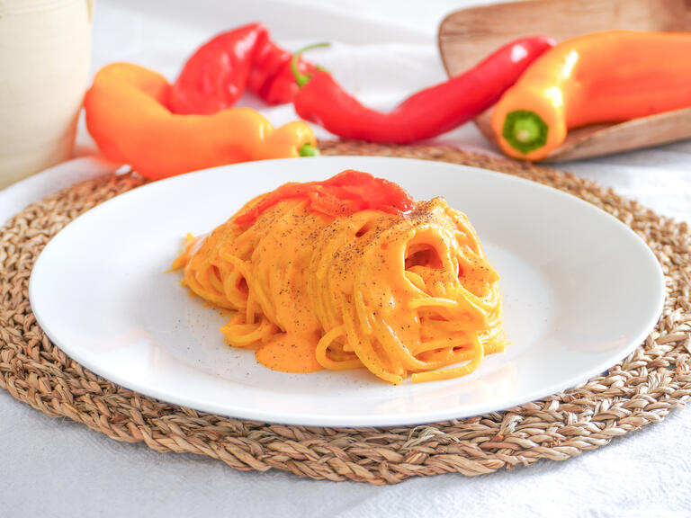 Spaghetti à la crème de poivrons