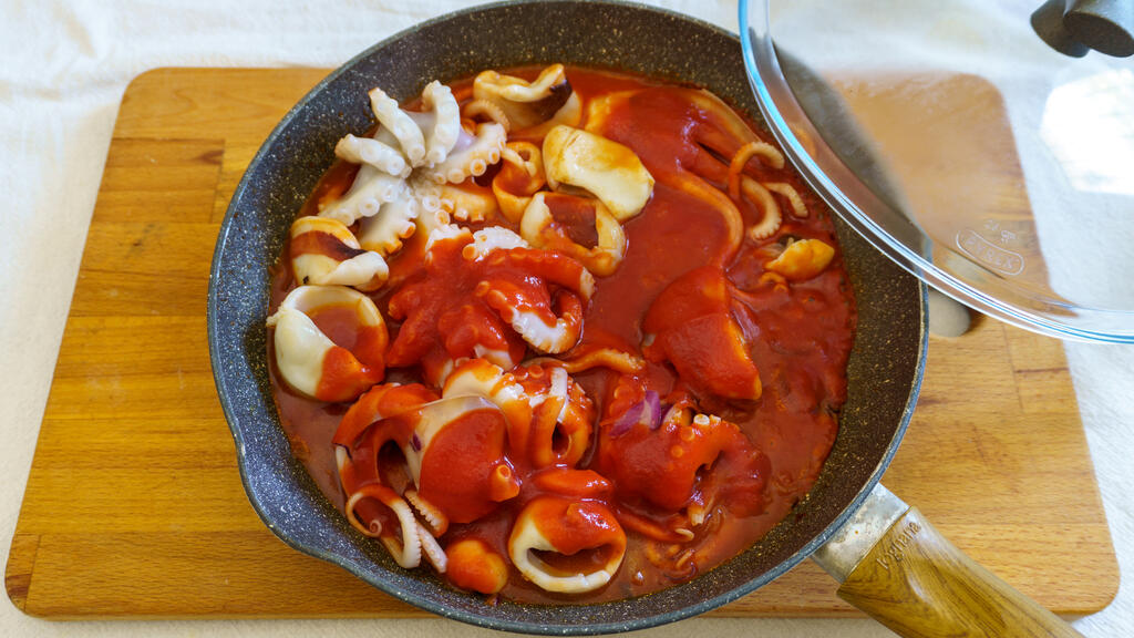 Moscardini en salsa de tomate