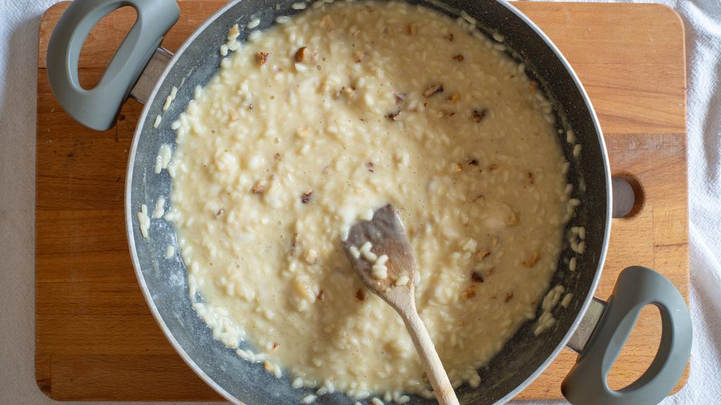 Risotto au fromage de chèvre et aux noix