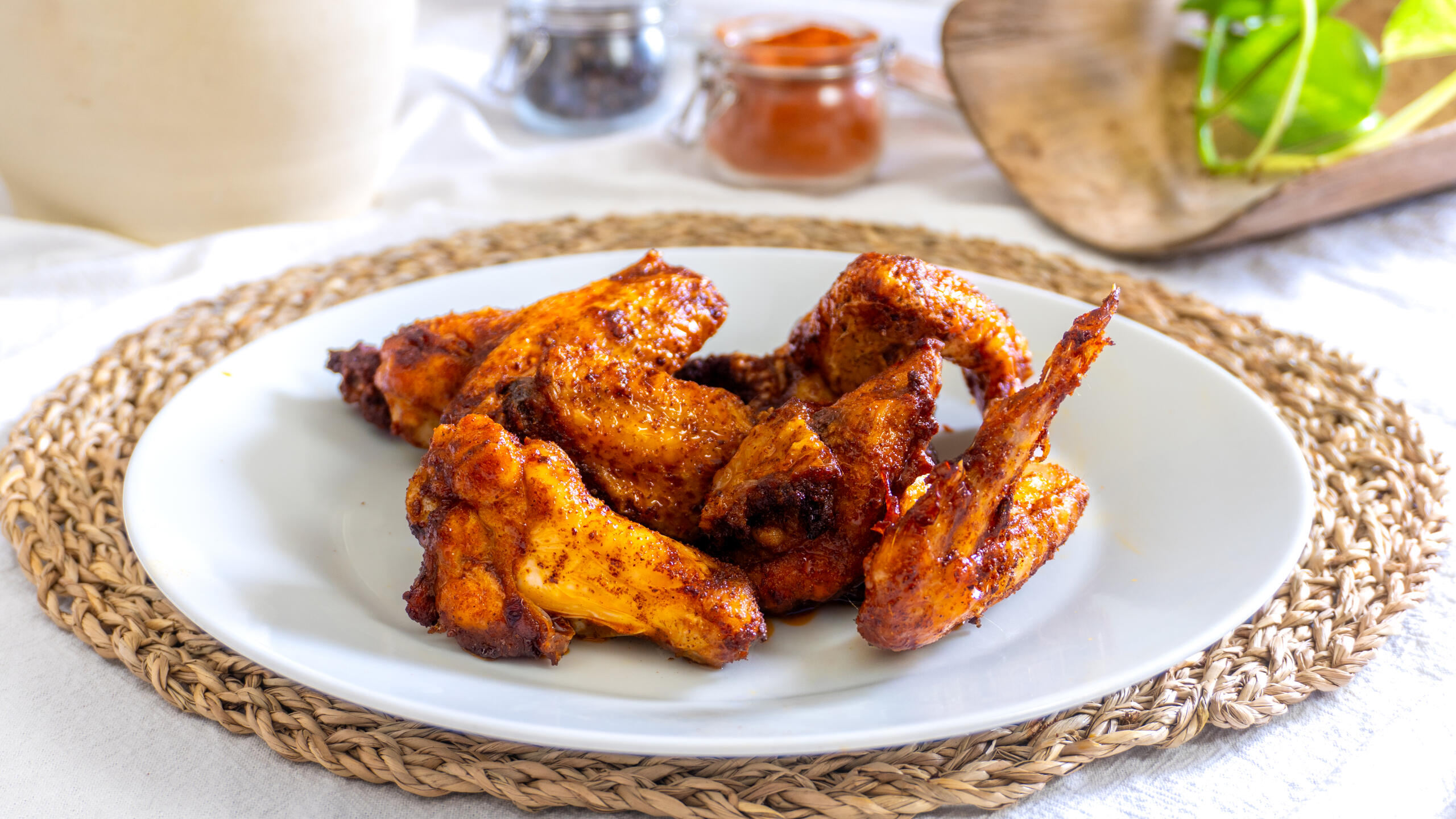 Alette di pollo piccanti in friggitrice ad aria