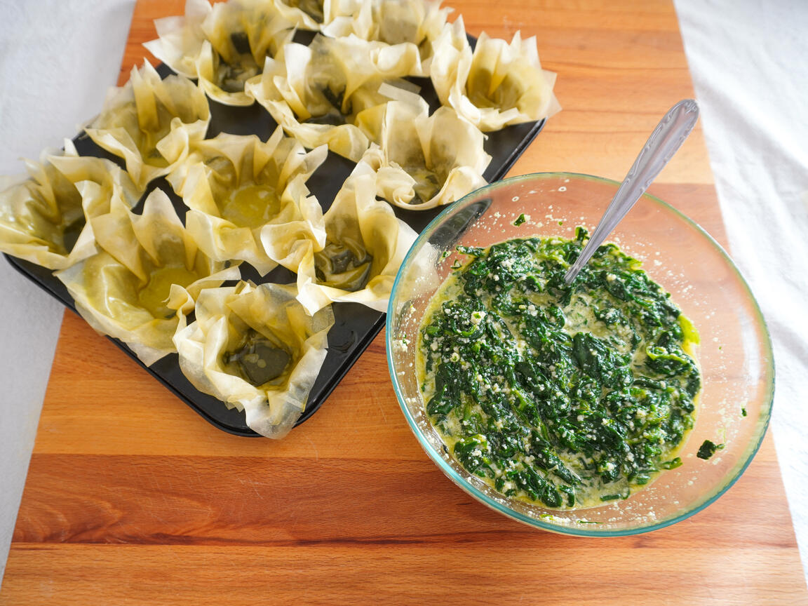 Cestini di pasta fillo con spinaci - passo 3