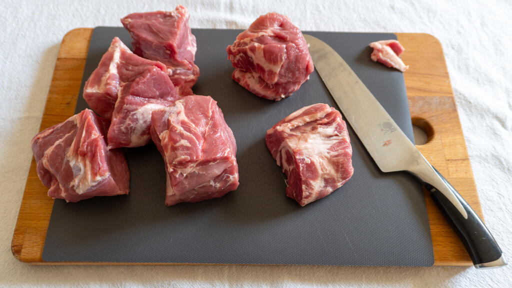 Coppa di maiale alla senape con crema di carote