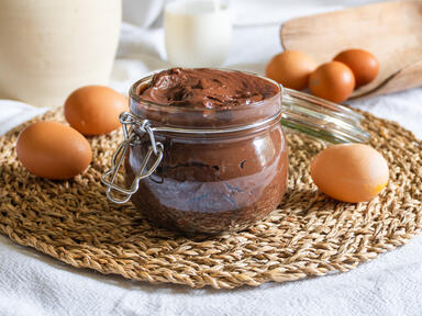 Questa crema al cioccolato è una variante golosa d...