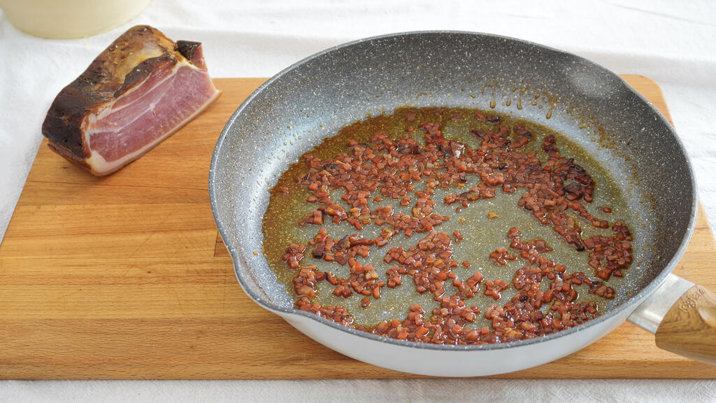 Fusilli speck e bietole - passo 1