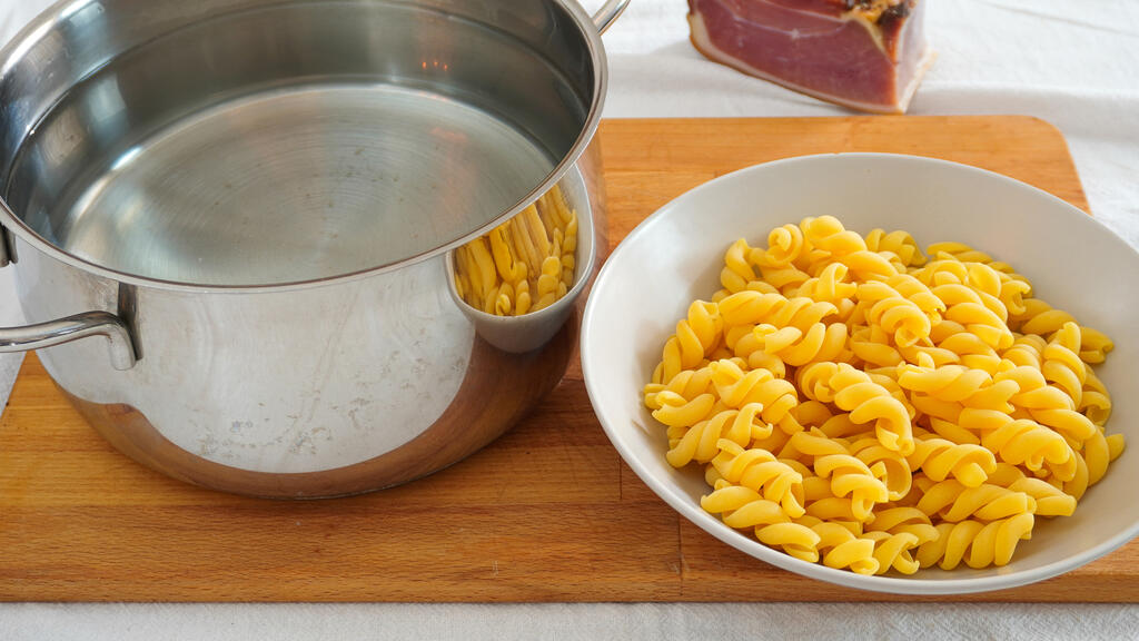 Fusilli speck e bietole - passo 3