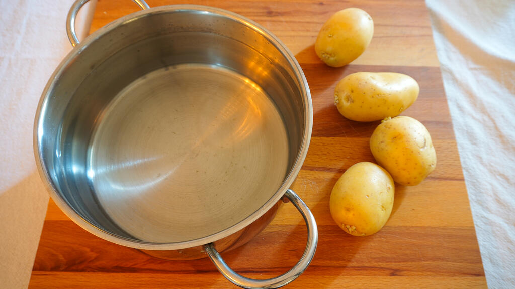 Gnocchi di patate al pomodoro - passo 1