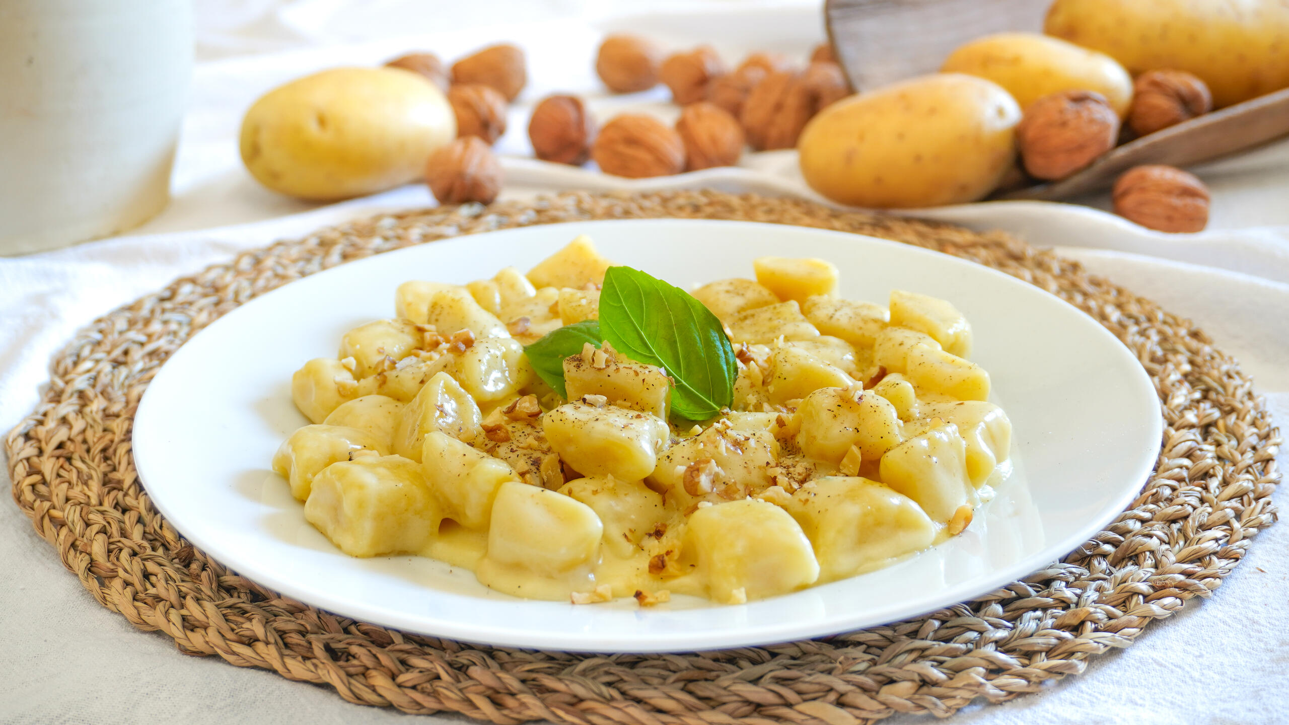 Gnocchi di patate con gorgonzola e noci
