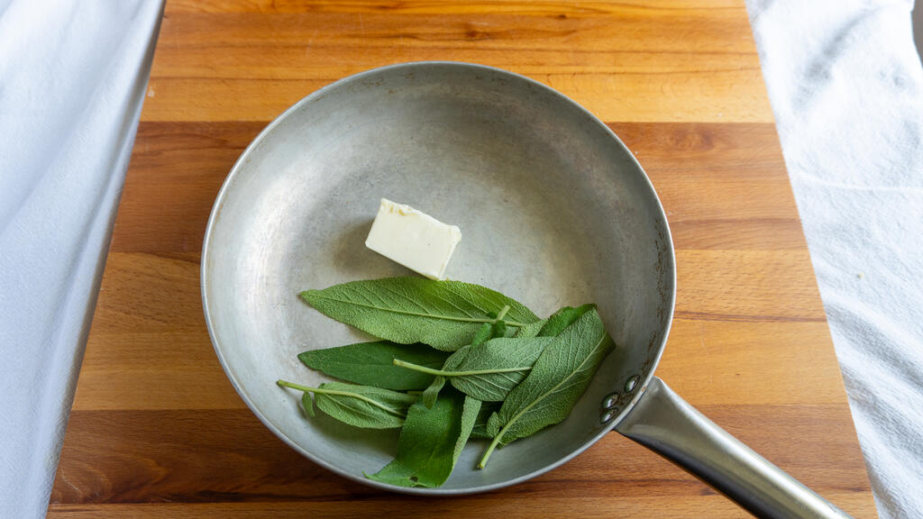 Gnocchi di ricotta burro e salvia - passo 6