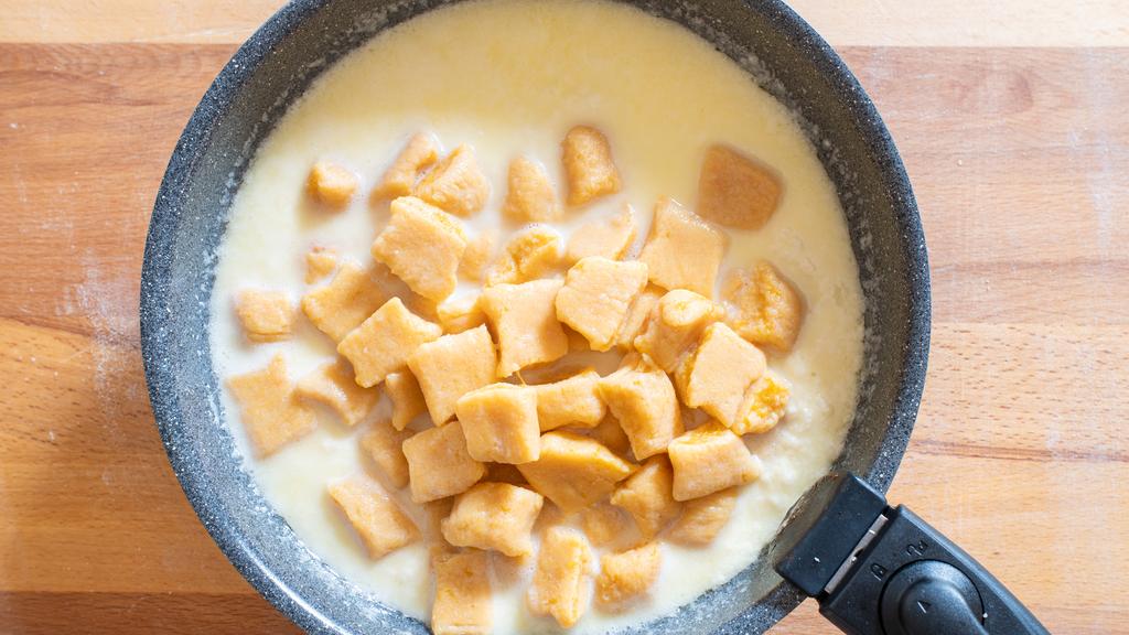 Gnocchi di zucca con fonduta di parmigiano