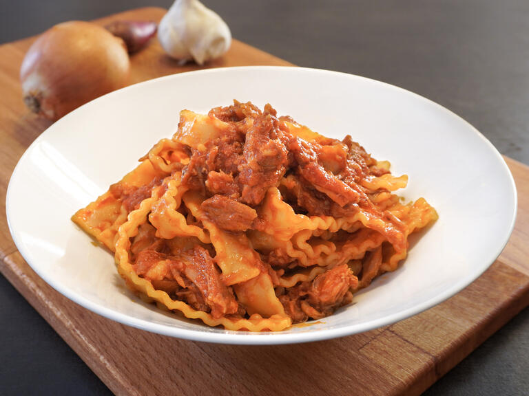 Mafalde con ragù di costine