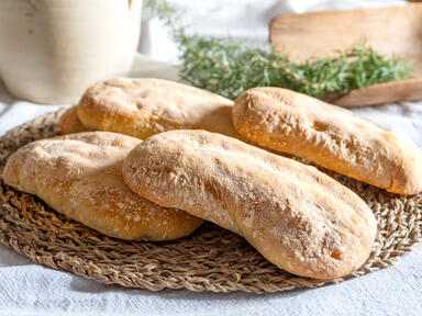 È un pane dalla crosta croccante e dall'interno so...