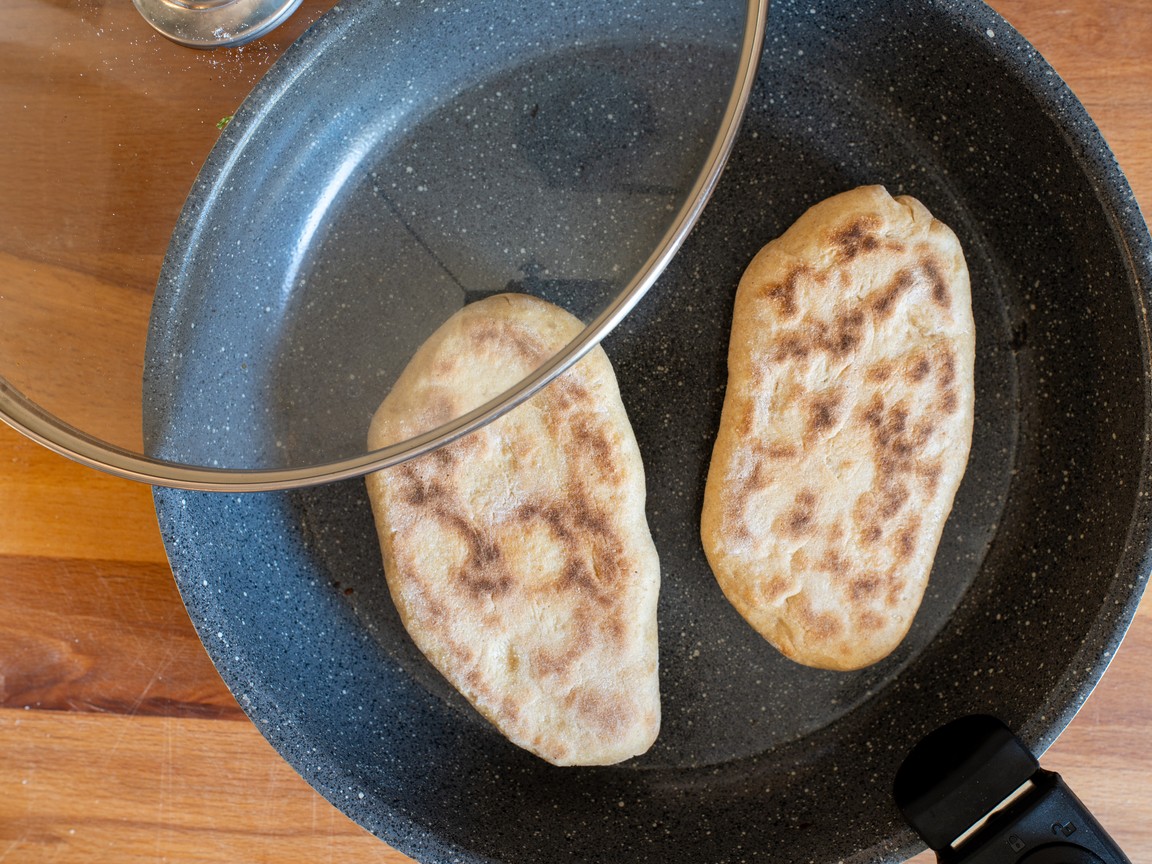 Panini senza lievitazione in padella - passo 4