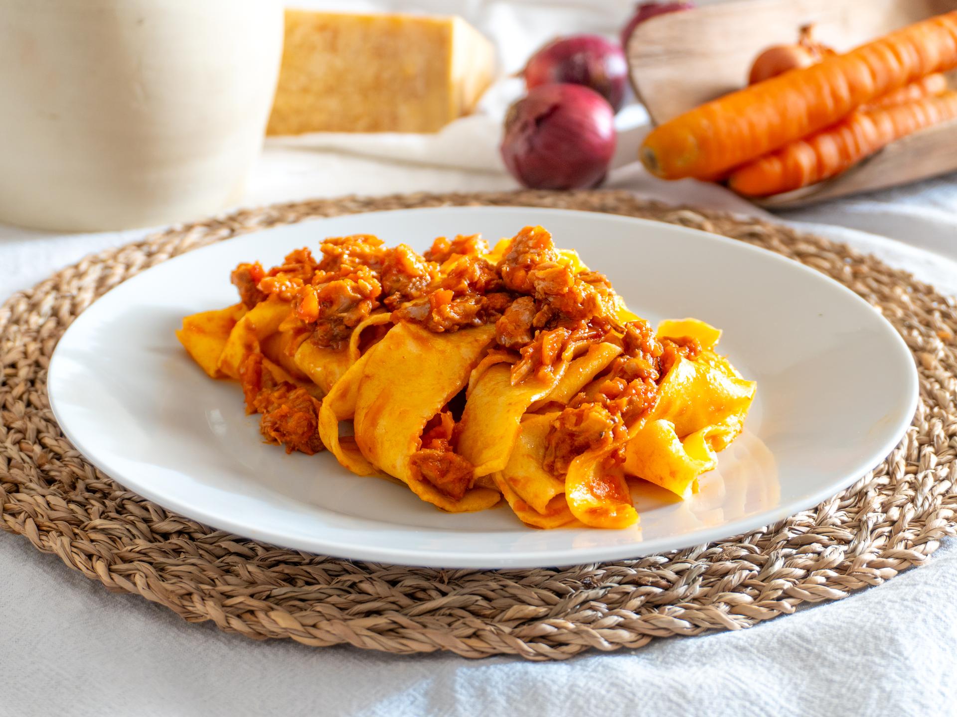 Pappardelle al ragù di costine