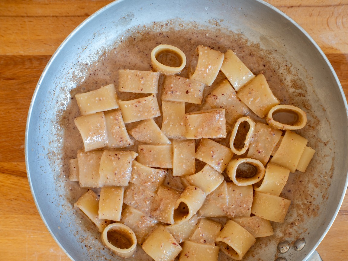 Pasta al pesto di radicchio e noci - passo 3