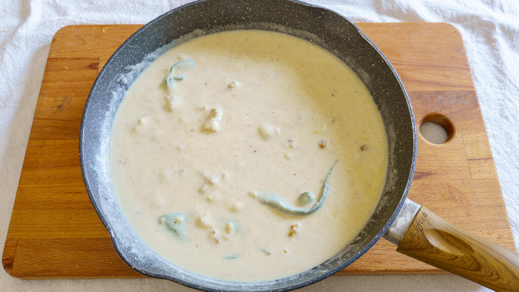 Pasta al pesto di ricotta e noci - passo 3