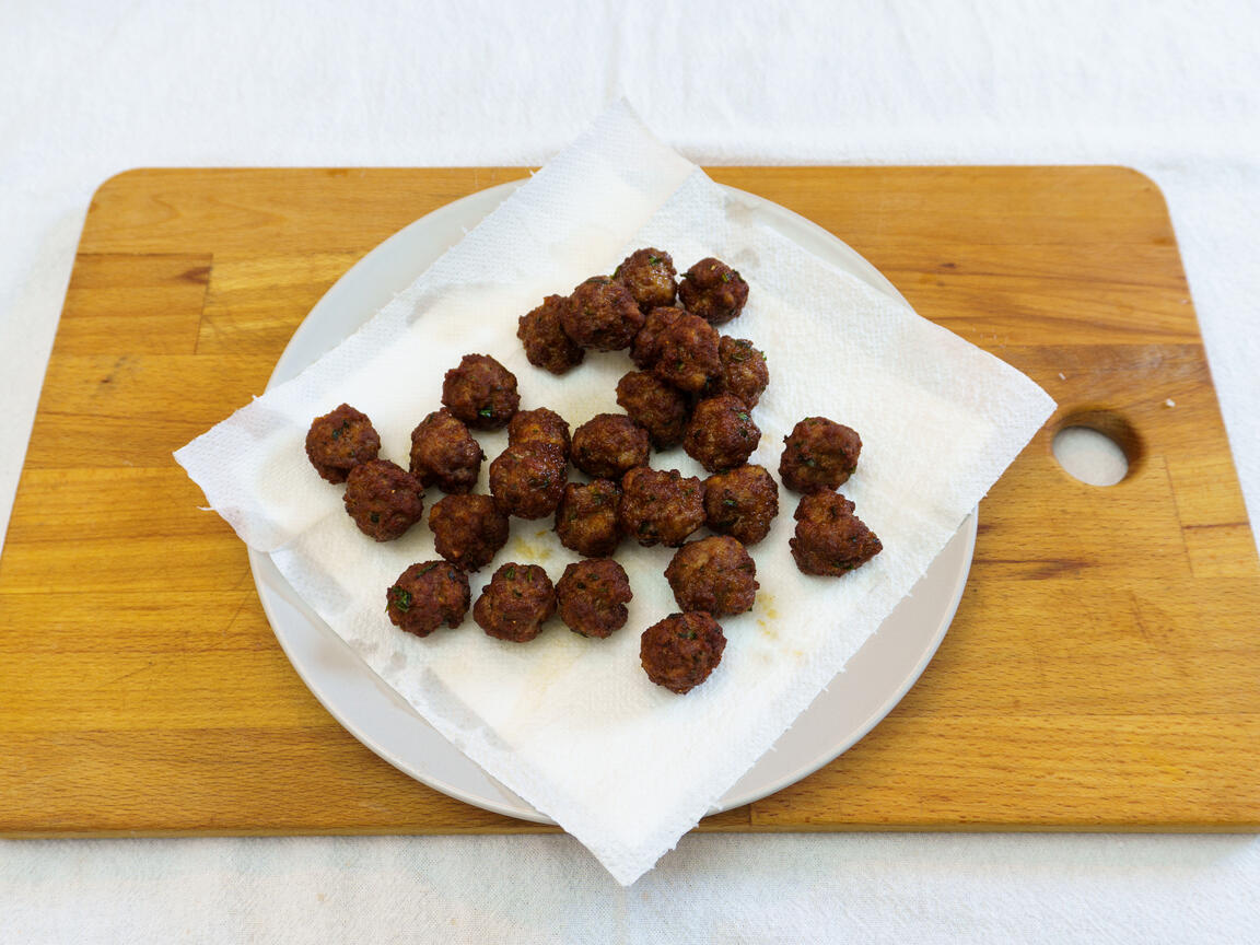 Pasta al sugo con polpette - passo 6