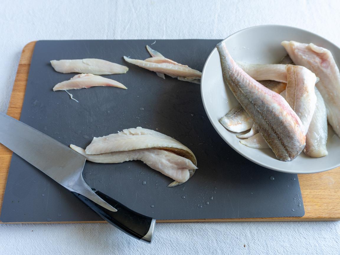 Pasta al sugo di gallinella di mare - passo 1