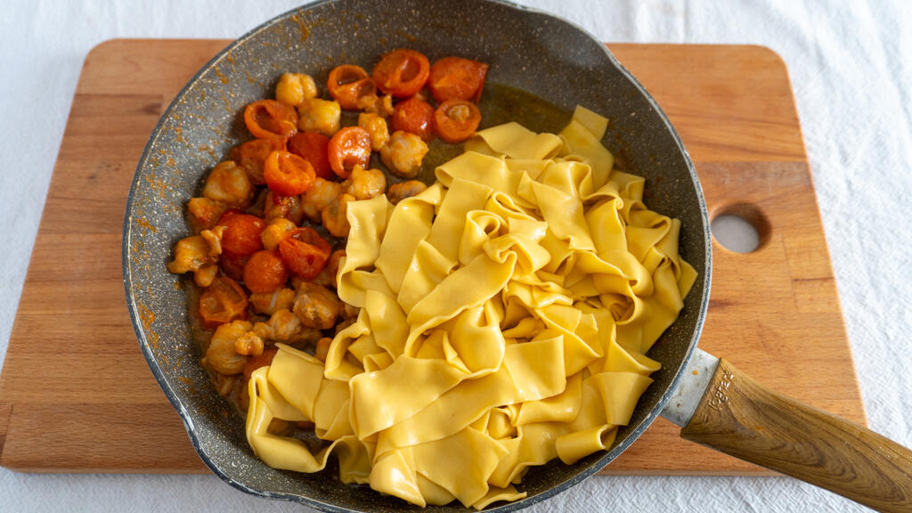 Pasta alla rana pescatrice - passo 6