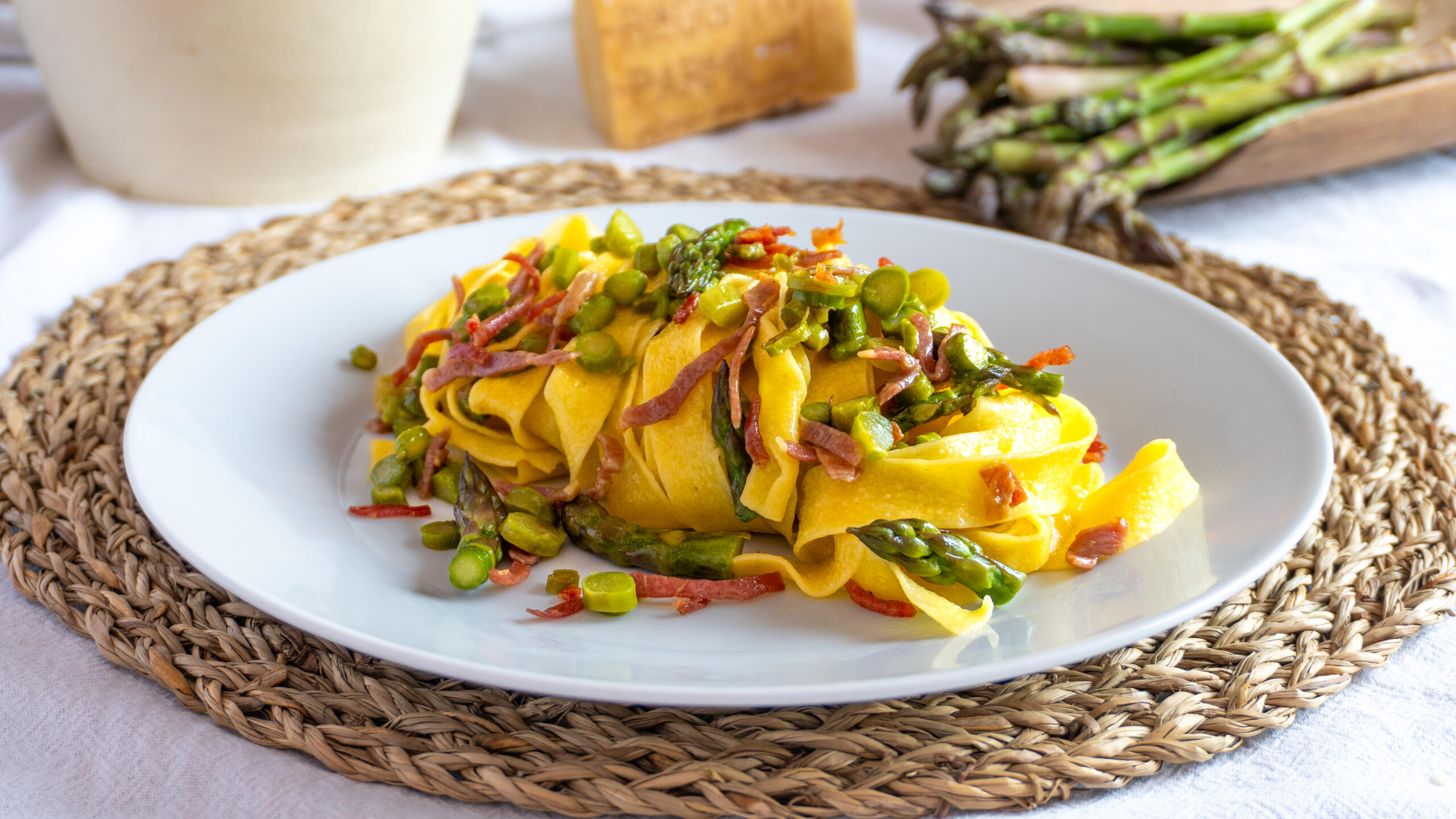 Pasta asparagi e prosciutto