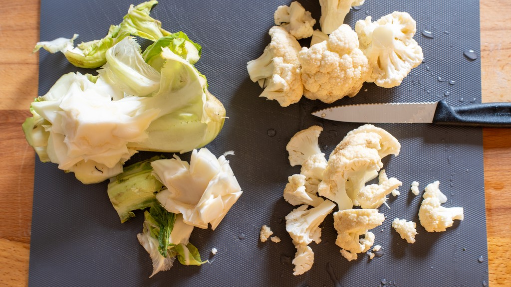 Pasta con crema di cavolfiore e noci