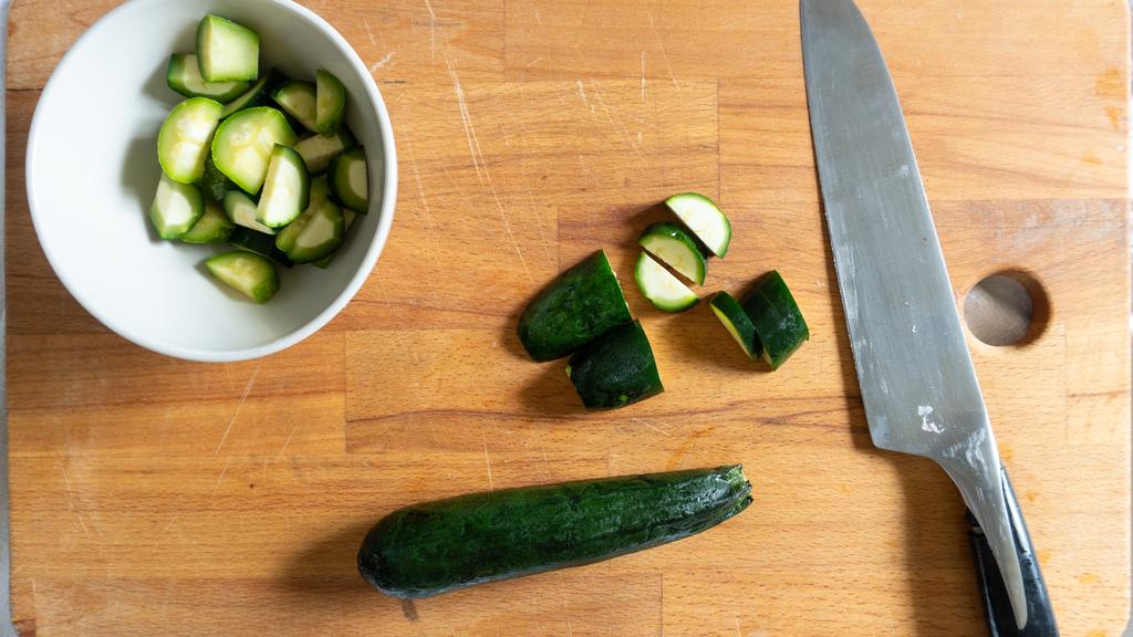 Pasta zucchine burrata e pistacchi - passo 1