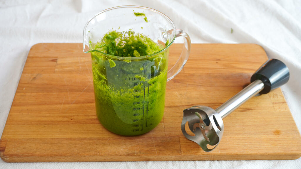 Pesto di rucola e mandorle - passo 4