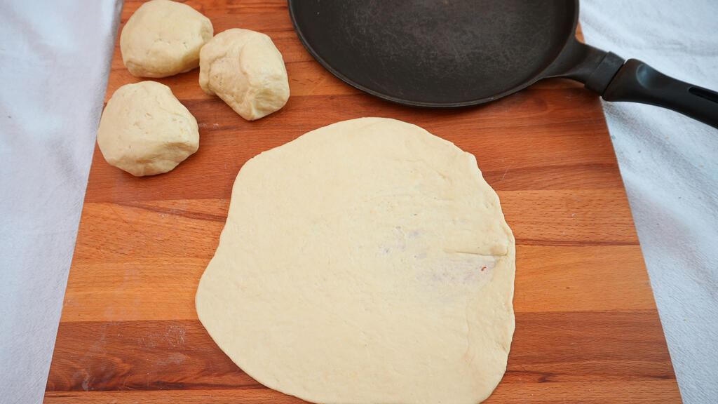 Piadina romagnola all'olio - passo 3