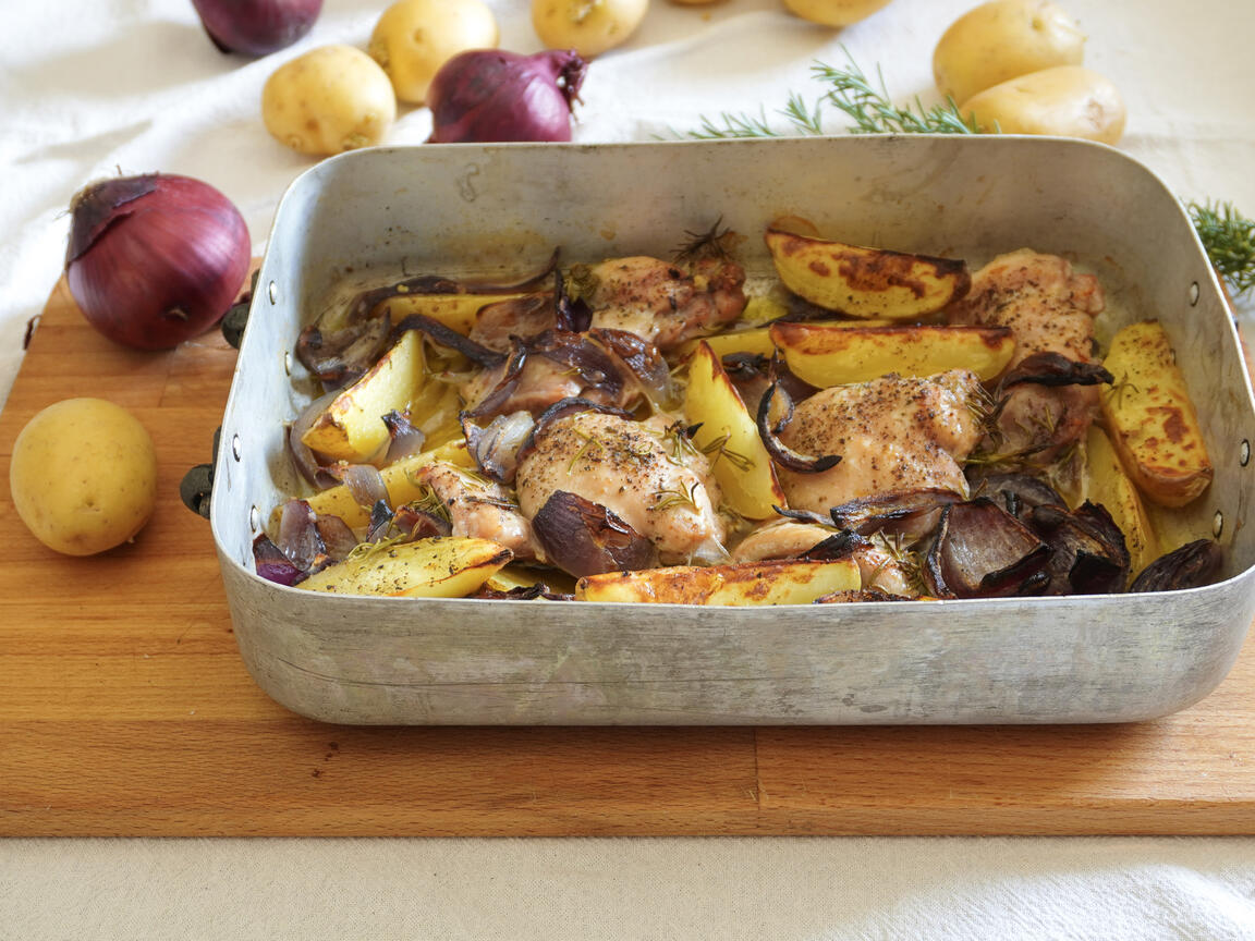 Pollo al forno con cipolle e patate - passo 6