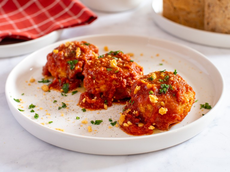 Polpette di pane al sugo