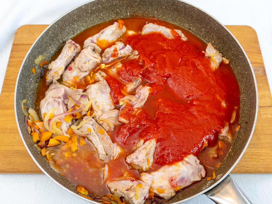 Ragù di costine di maiale - passo 5