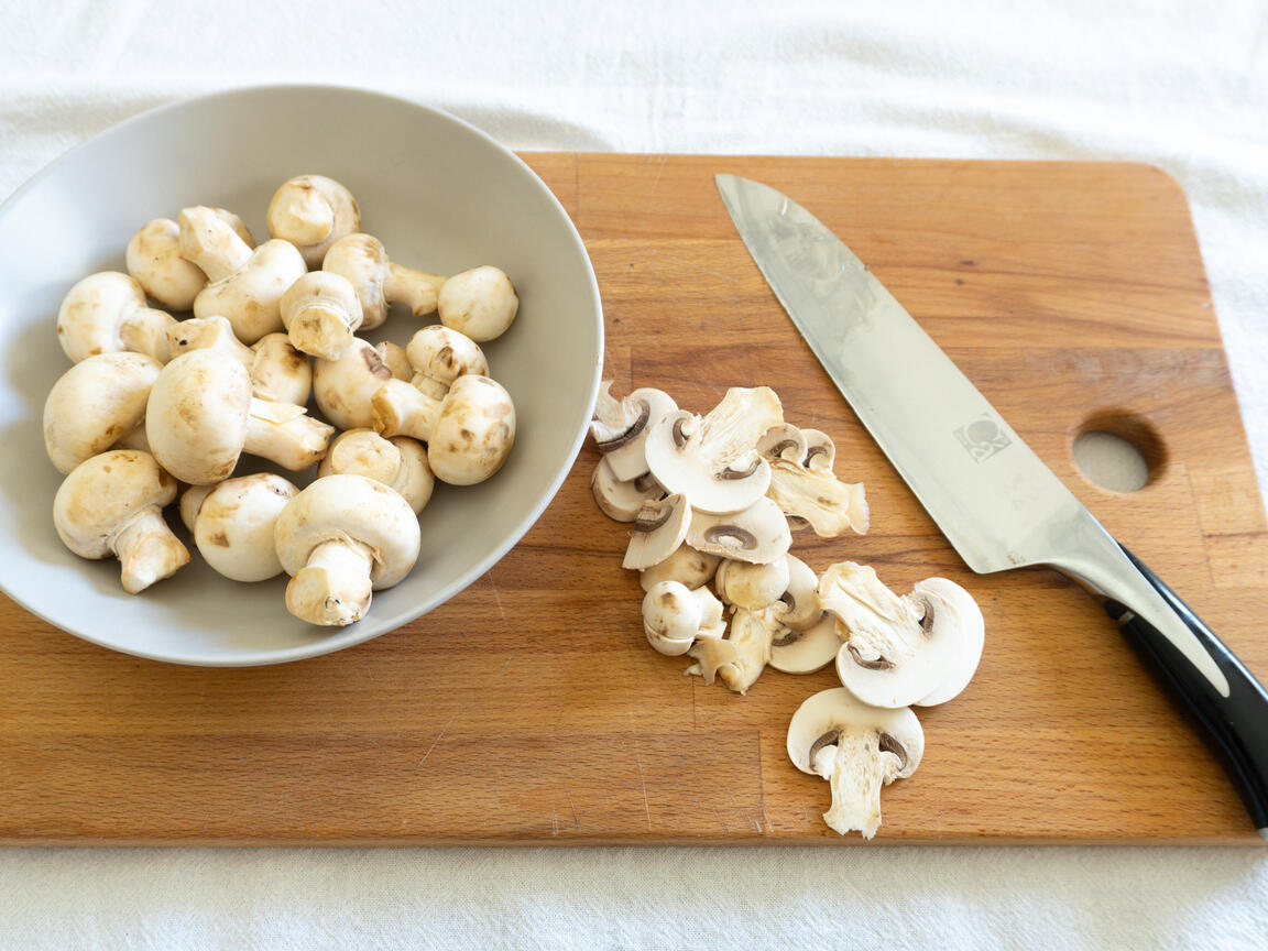 Risotto al liquore porto e funghi - passo 1