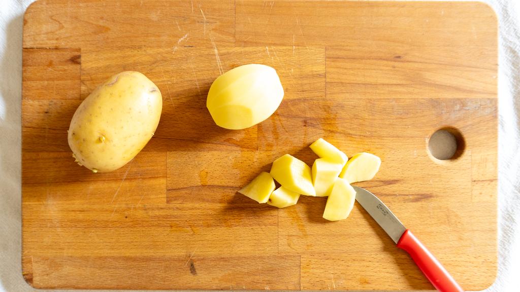 Salsiccia e patate in friggitrice ad aria