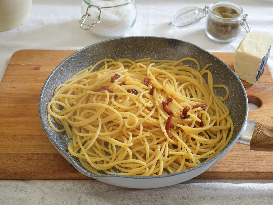 Spaghetti alla carbonara - passo 4