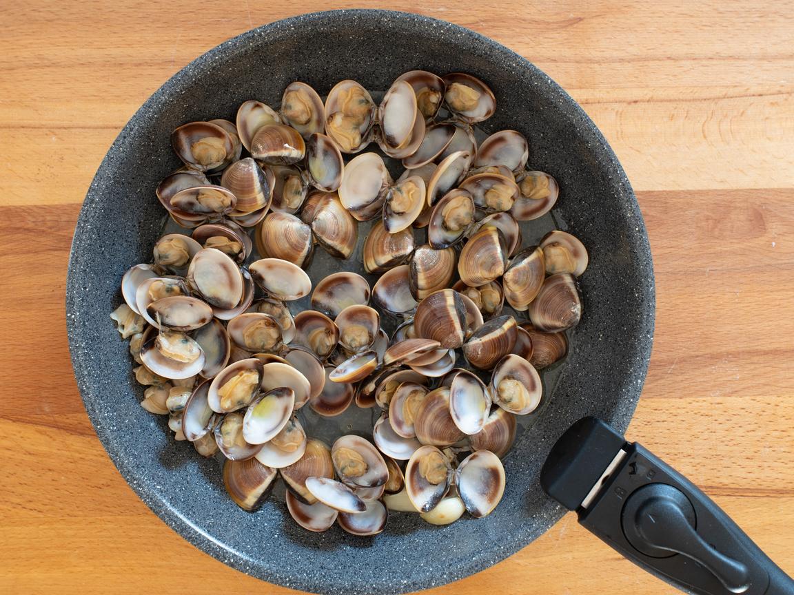 Spaghetti alle vongole - passo 4