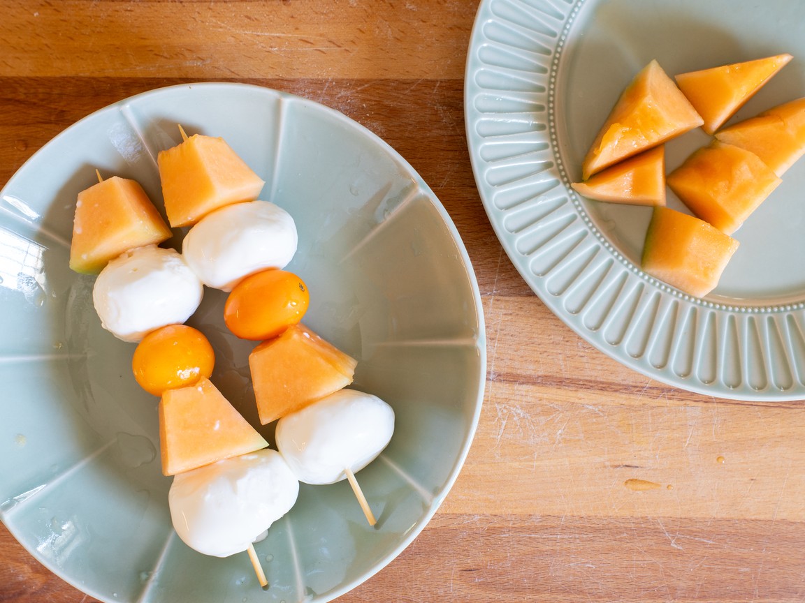 Spiedini melone e mozzarella - passo 3