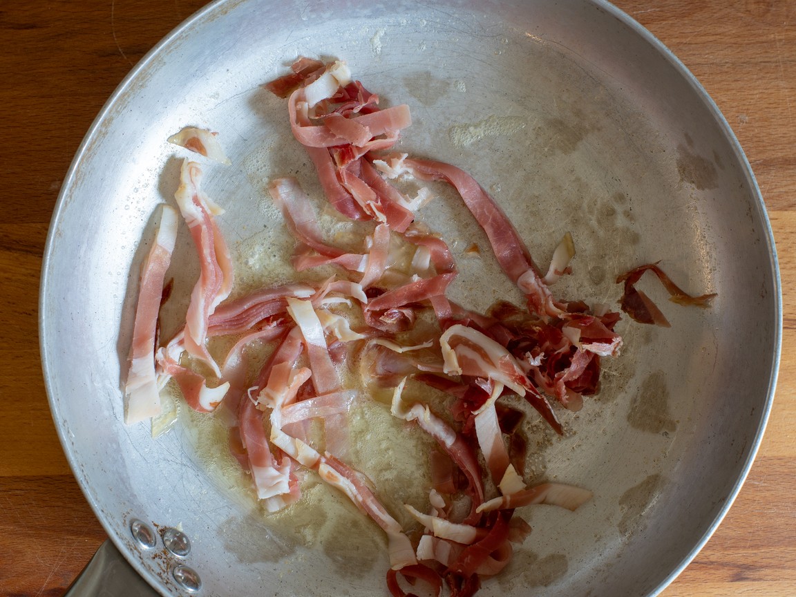 Tagliatelle burro e prosciutto alla bolognese - passo 3
