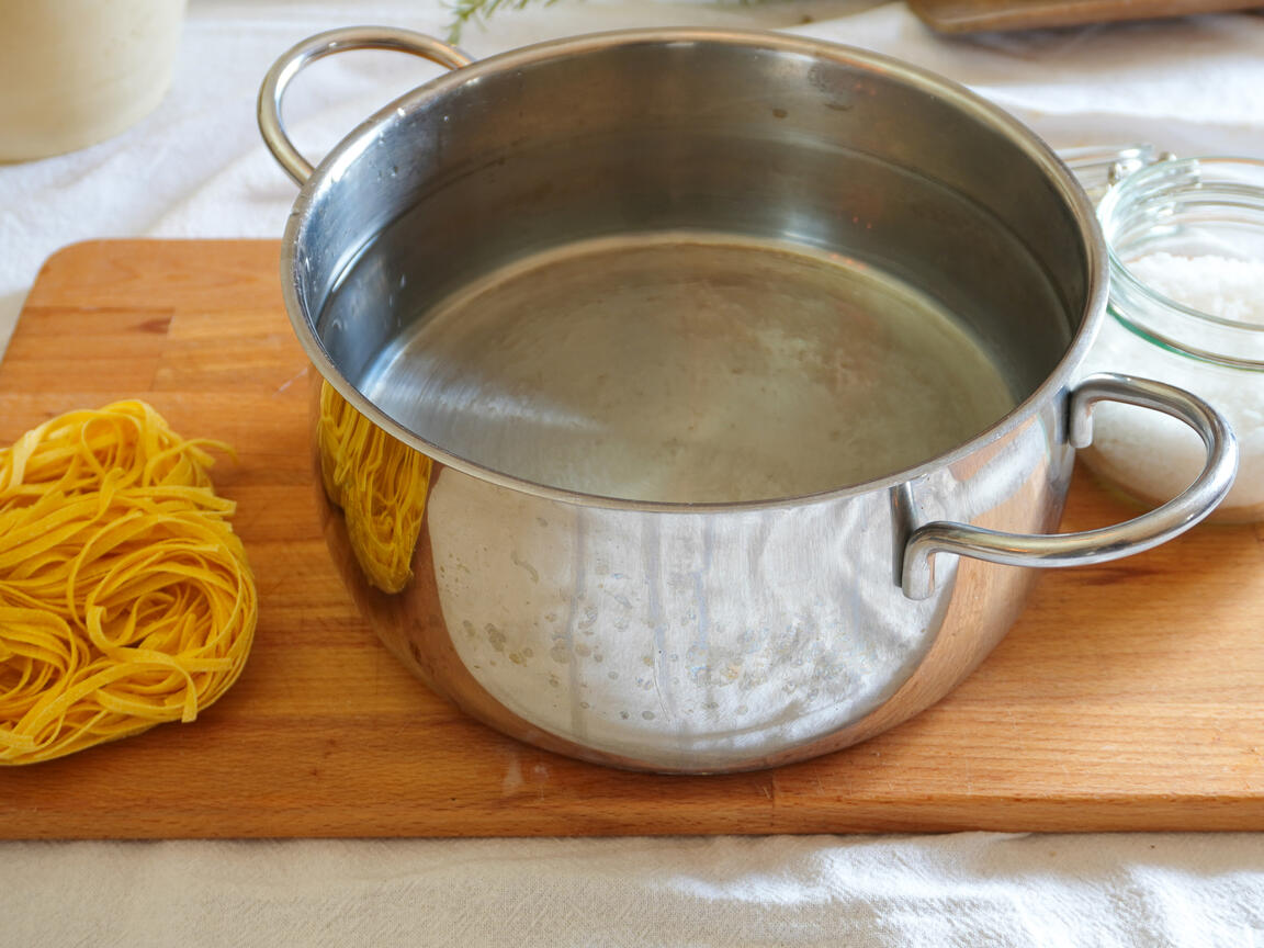Tagliolini al salmone affumicato - passo 1