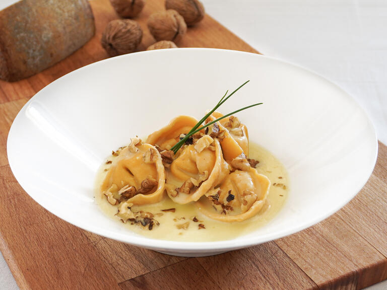 Tortelli con crema di pecorino