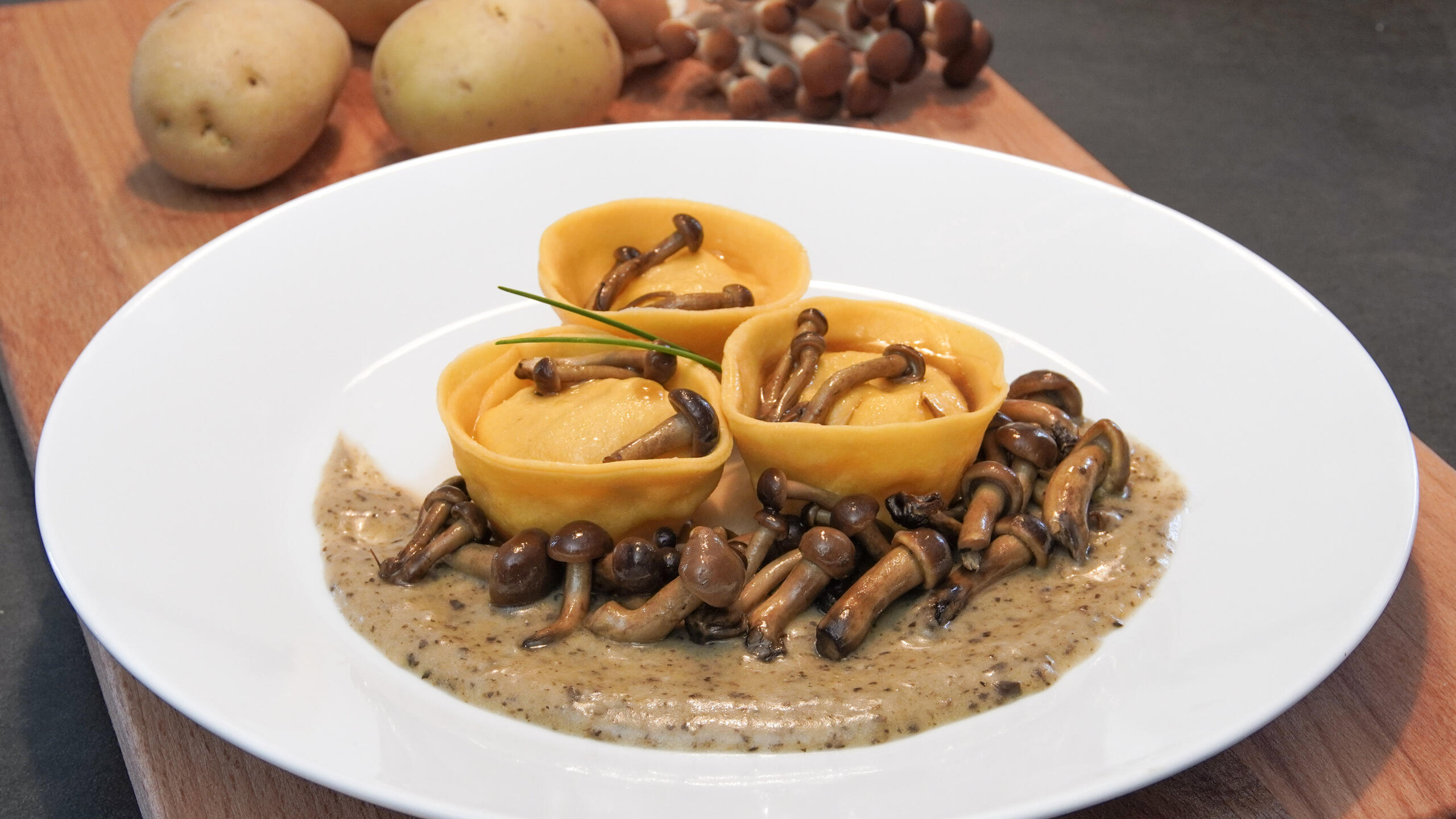 Tortelli di patate e pioppini