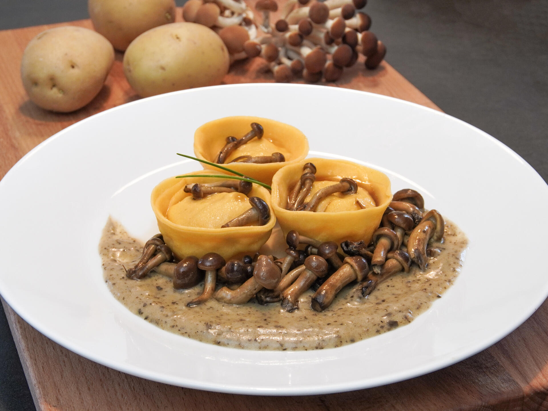 Tortelli di patate e pioppini